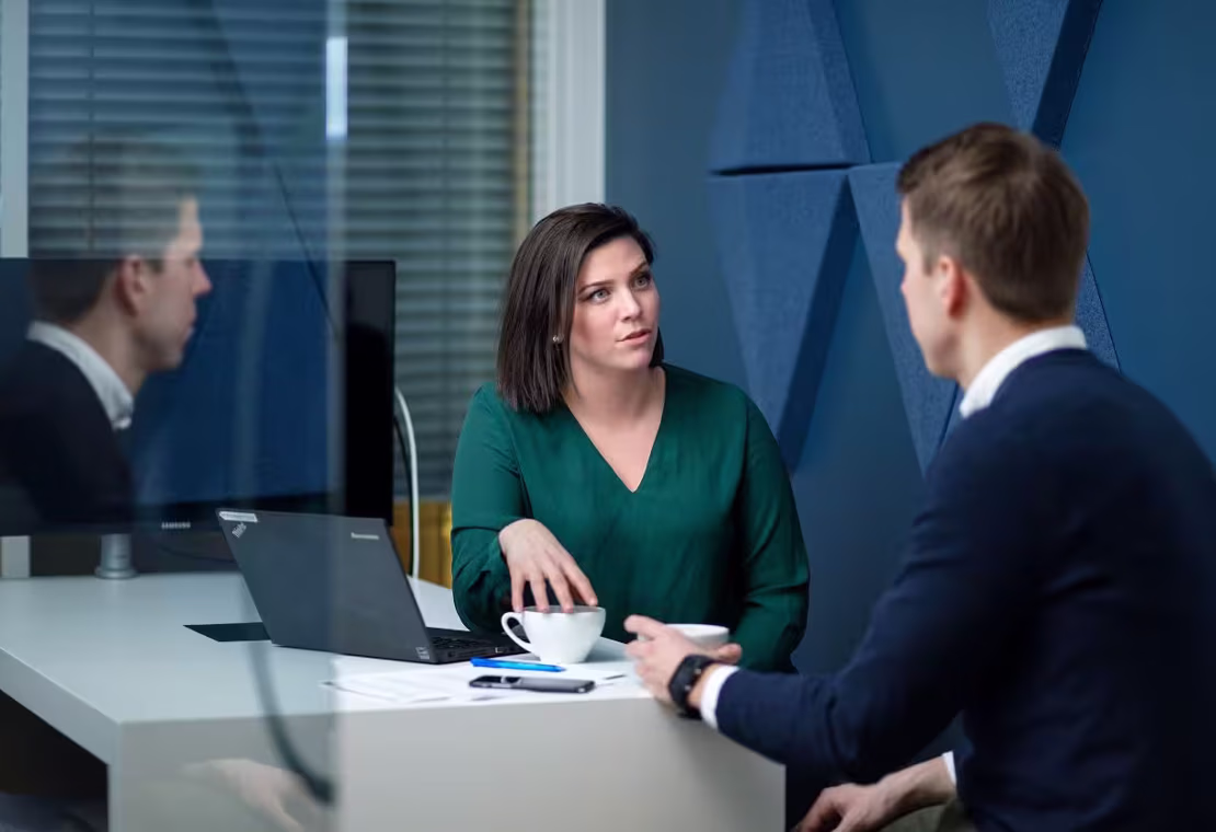 Pourquoi choisir Intrum comme partenaire de médiation financière?